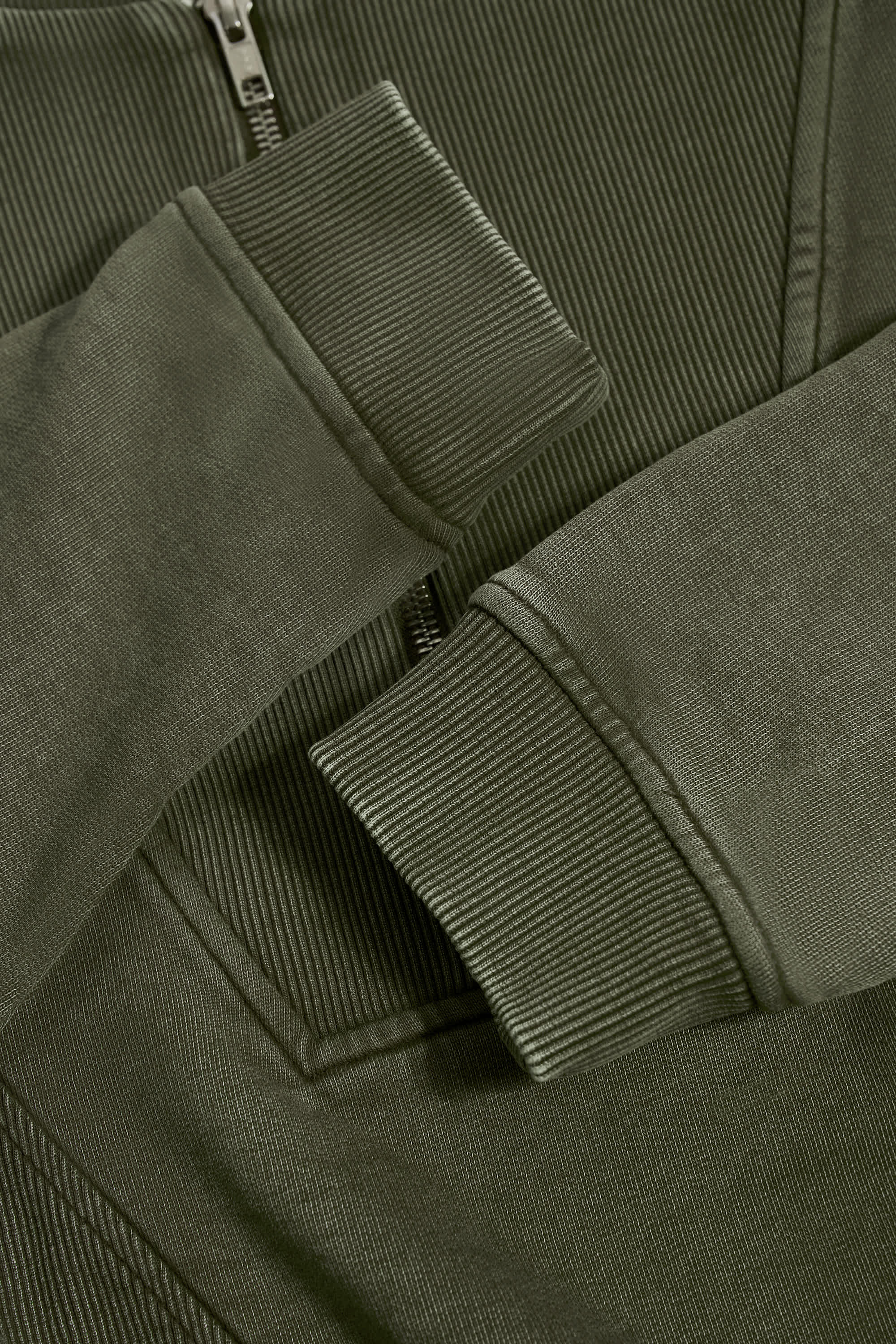 Acid Wash Cropped Sweatshirt in Light Green